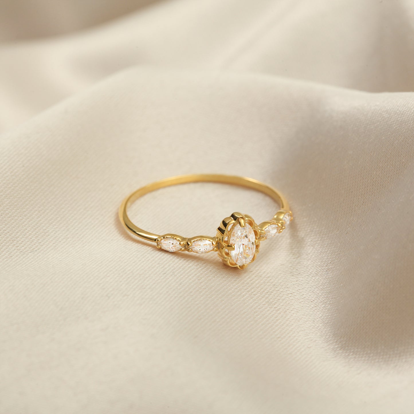 14K Vintage Marquise Zircon Gold Ring