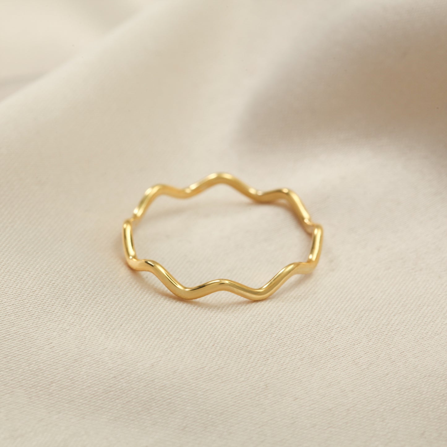 14K Wavy Gold Band Ring
