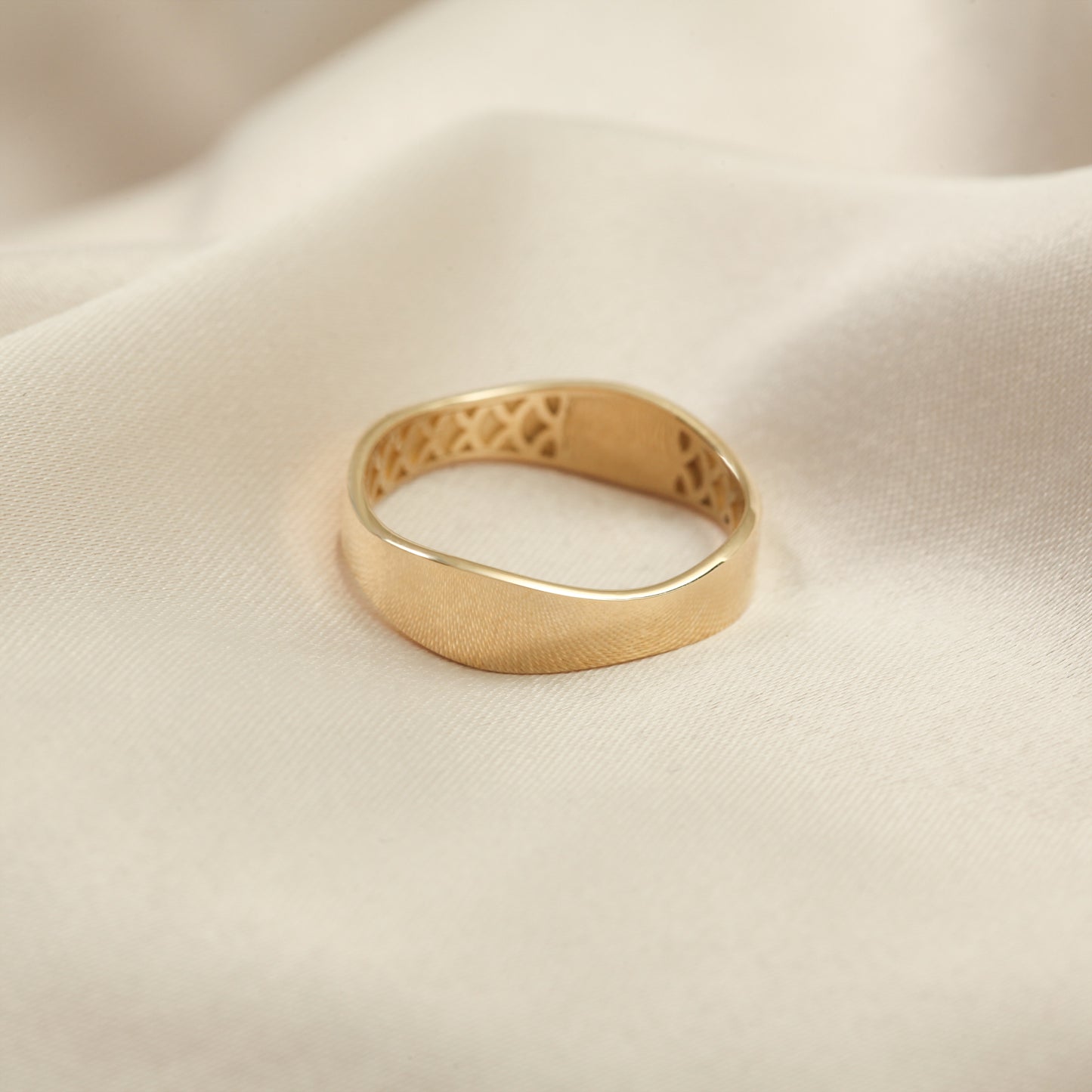 14K Wavy Solid Gold Band Ring