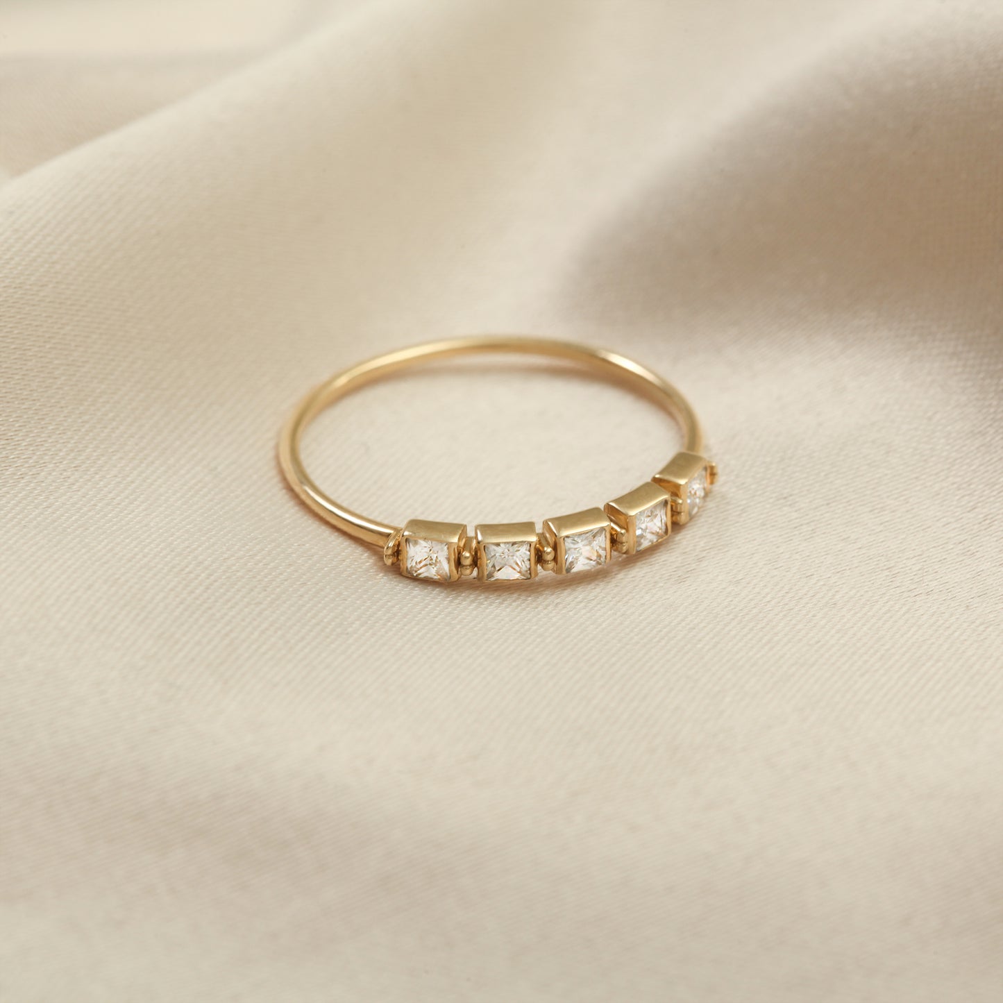 Zircon Stone Thin Gold Ring