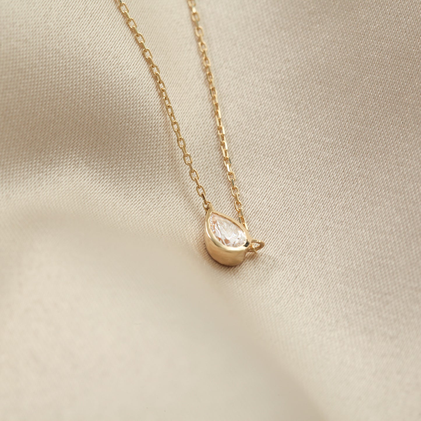 Pear Stone Necklace 14K Gold – Bezel-Set Teardrop Sparkle