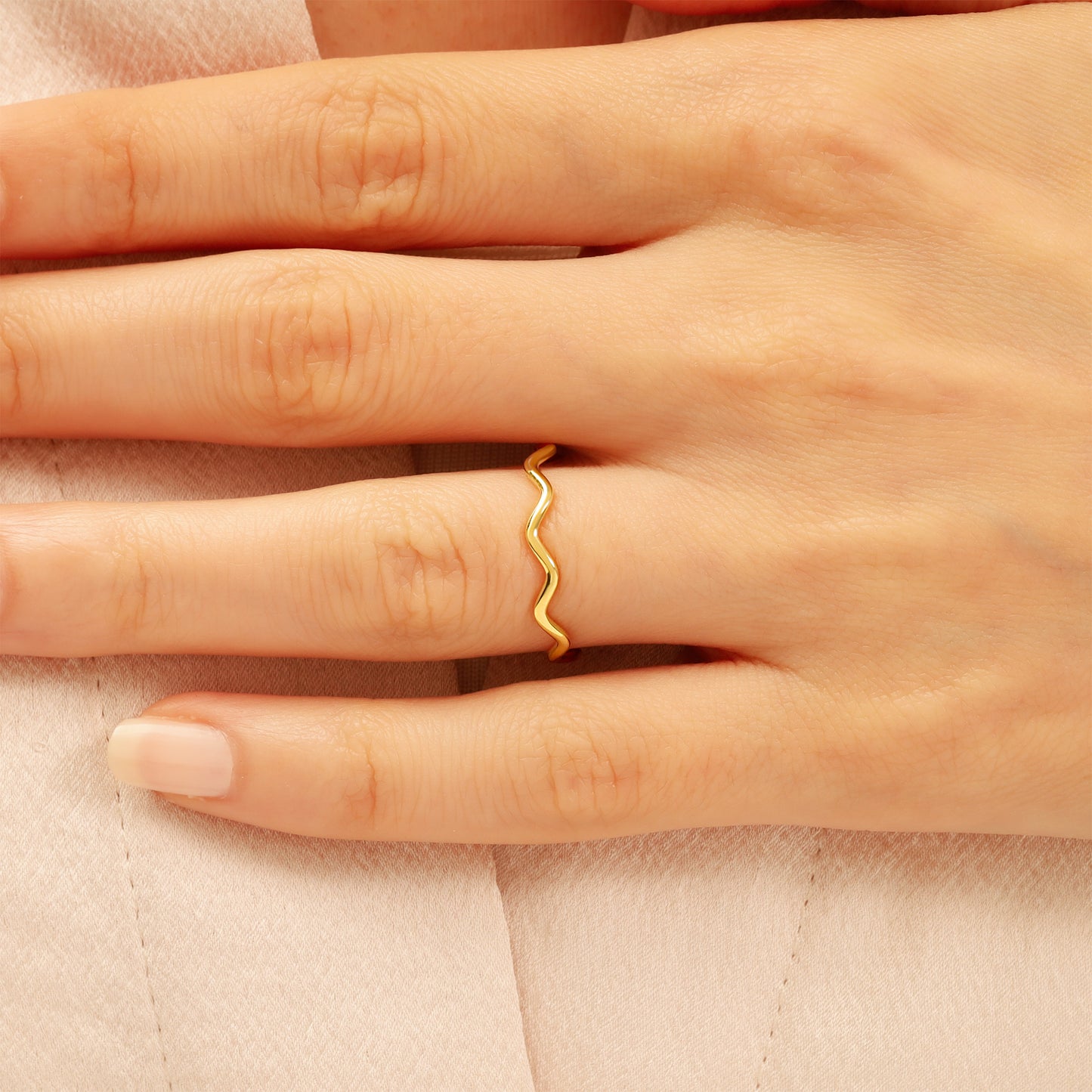 14K Wavy Gold Band Ring