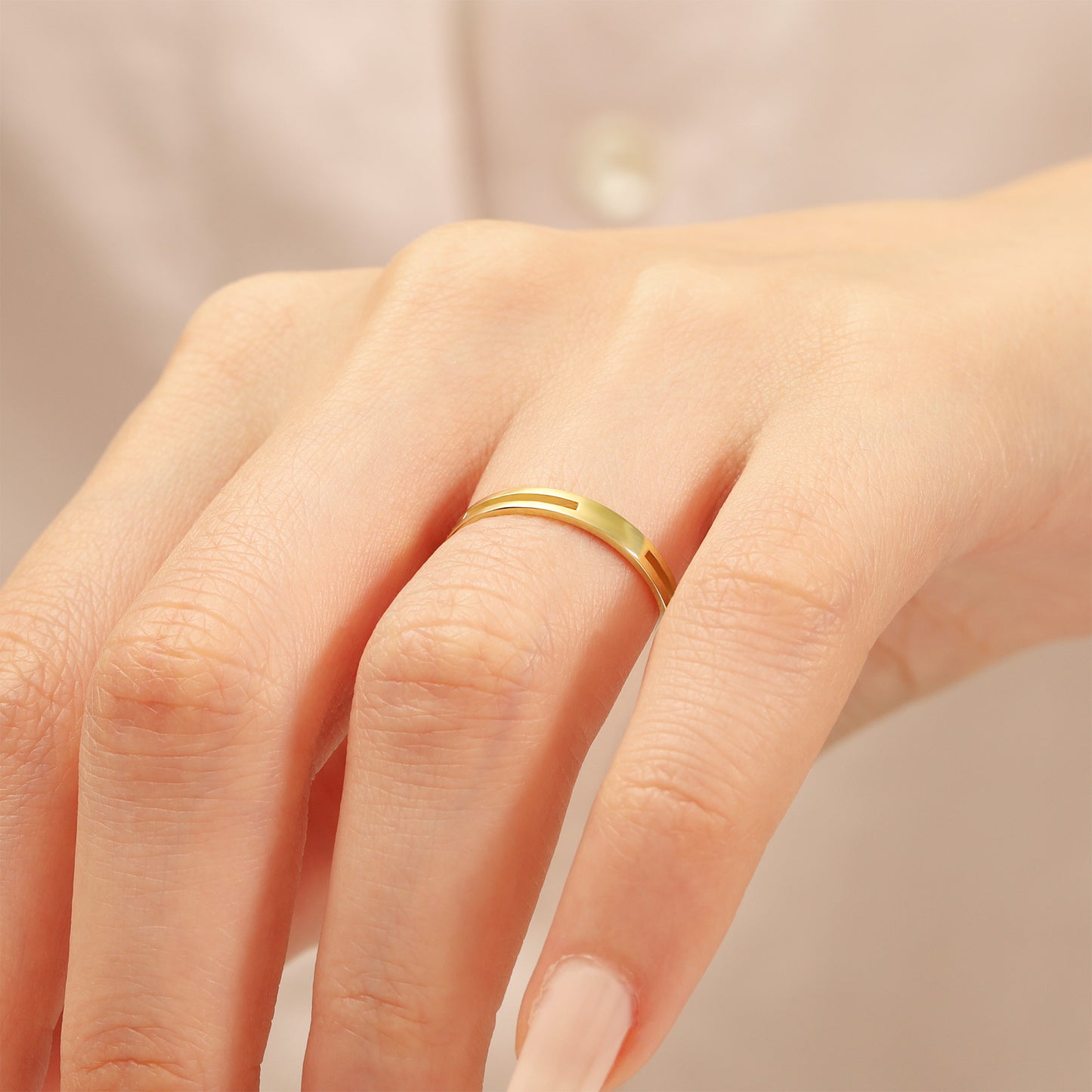 14K Gold Negative-Space Ring – 2.6 mm Modern Cut-Out Band
