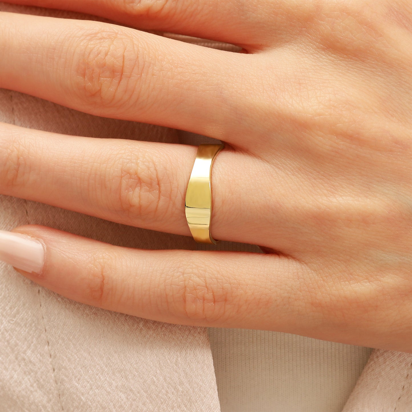 14K Wavy Solid Gold Band Ring