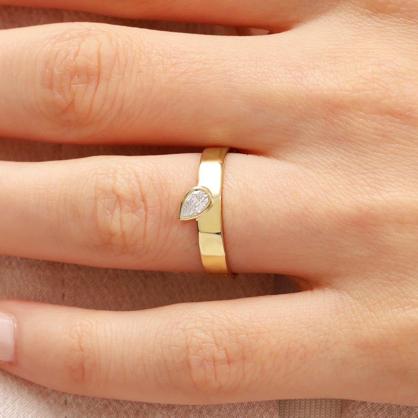 Pear Bezel CZ Ring in 14K Gold – 3.6 mm Flat Band