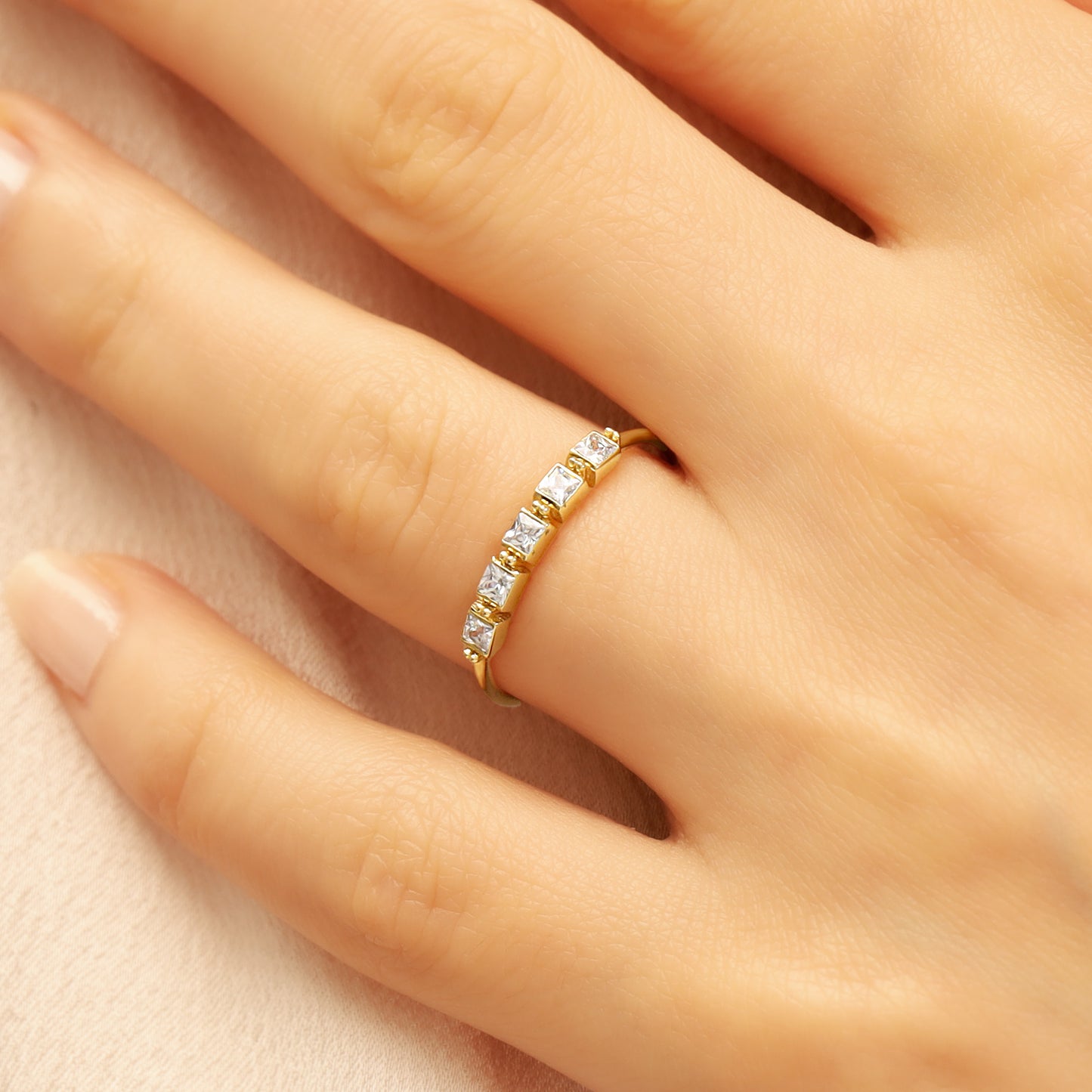 Zircon Stone Thin Gold Ring