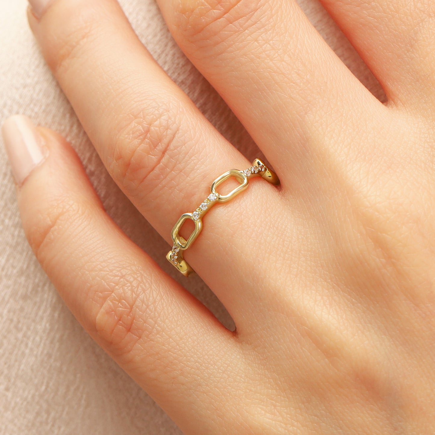 14K Gold Chain Link Ring with Zircon Accents