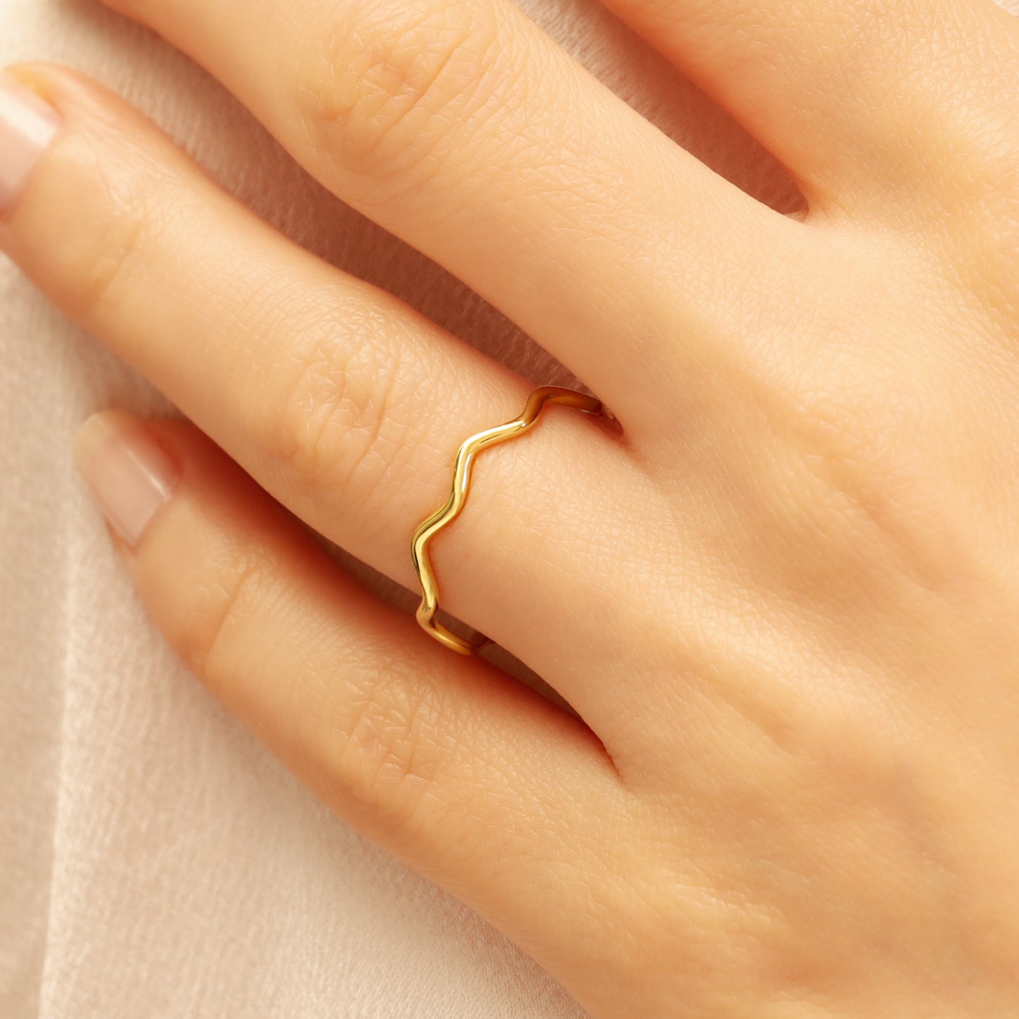 14K Wavy Gold Band Ring
