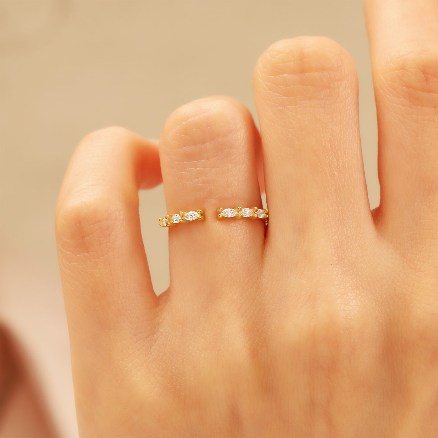 14K Open Marquise Band Ring in 14K Gold