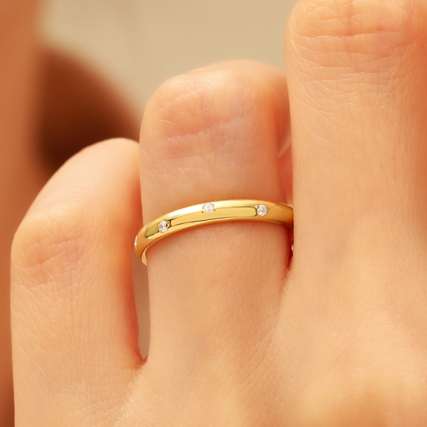 14K Round Cut Zircon Gold Band Ring