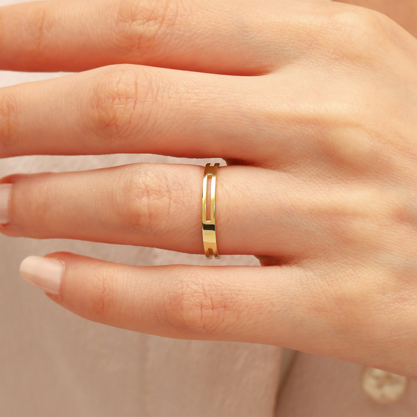 14K Gold Negative-Space Ring – 2.6 mm Modern Cut-Out Band