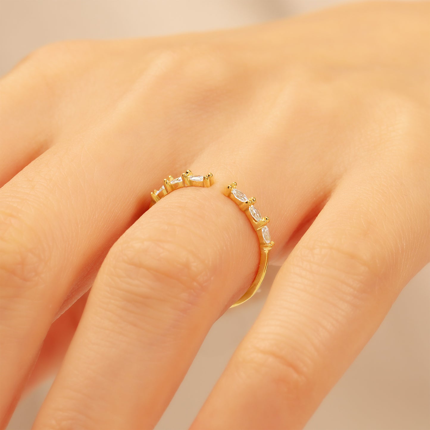 14K Open Marquise Band Ring in 14K Gold