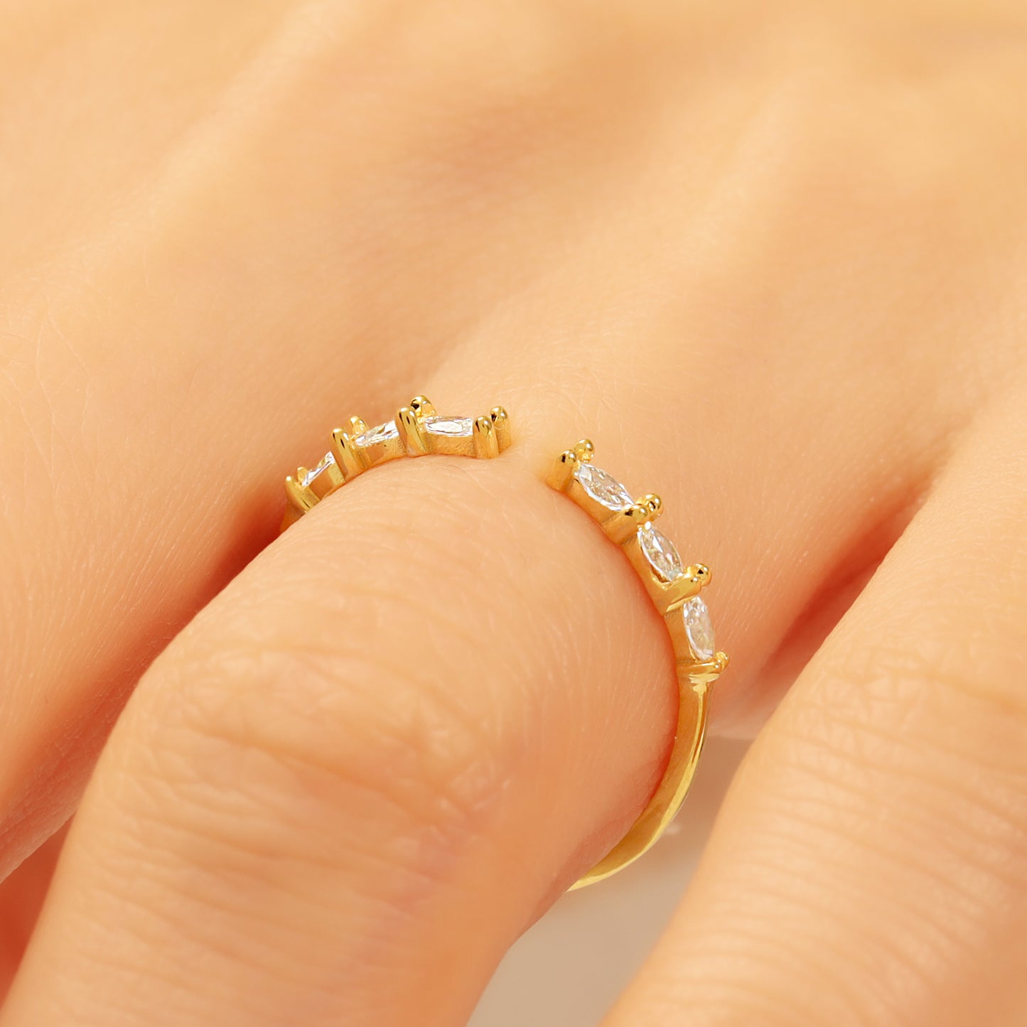14K Open Marquise Band Ring in 14K Gold