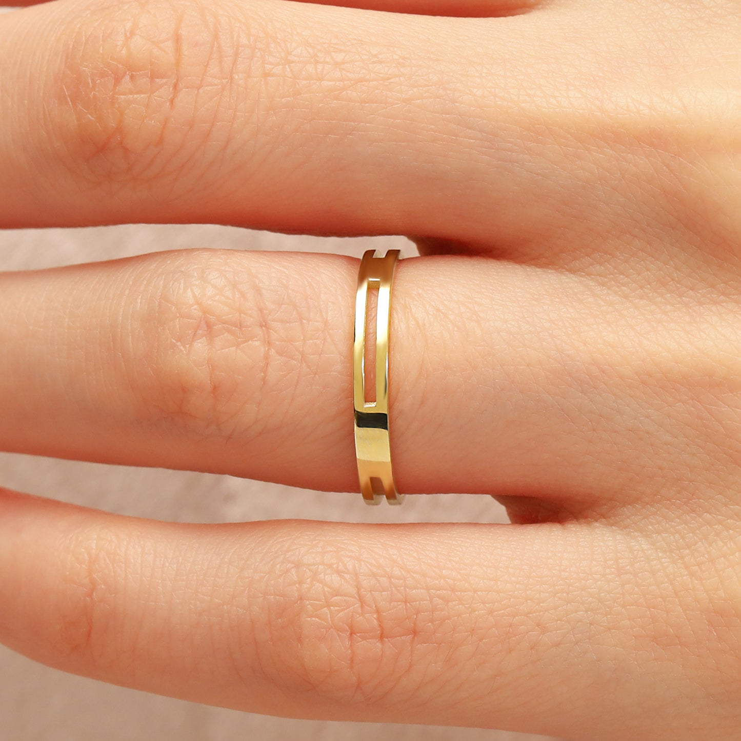 14K Gold Negative-Space Ring – 2.6 mm Modern Cut-Out Band
