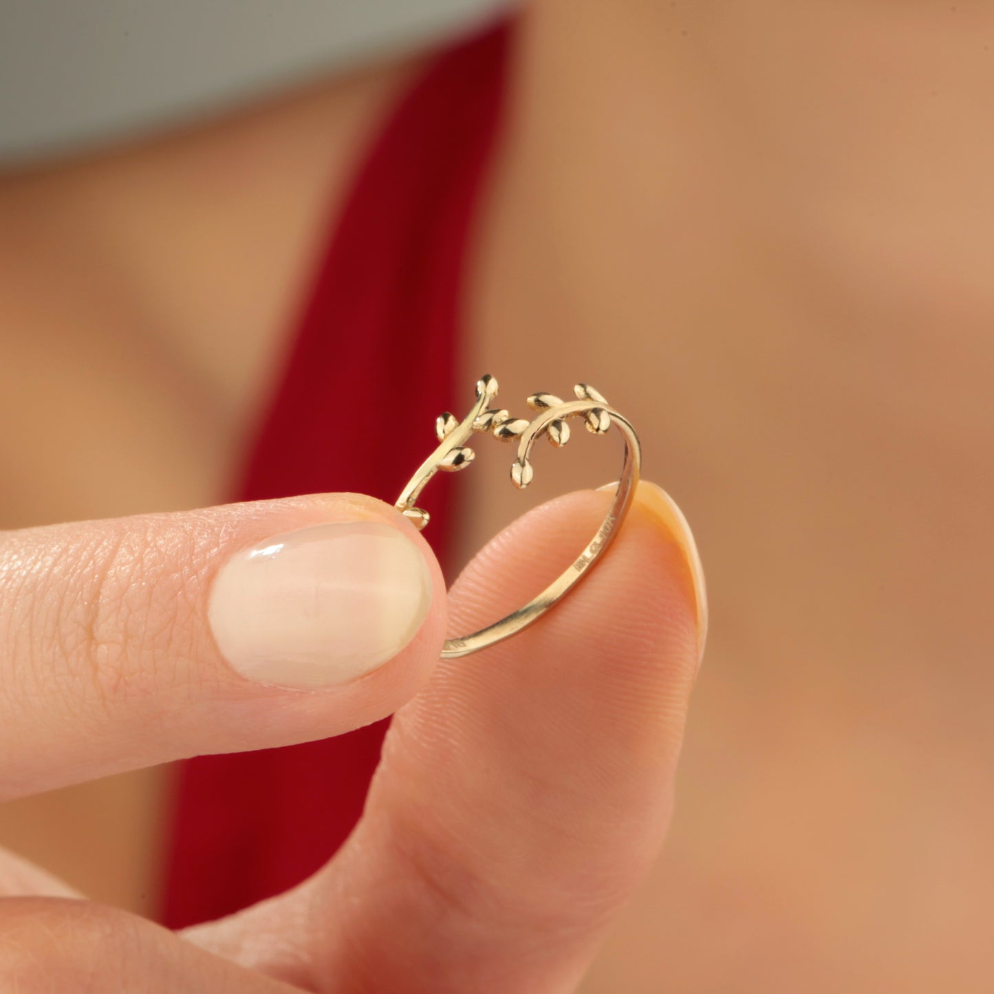 14K Leaf Figured Gold Ring
