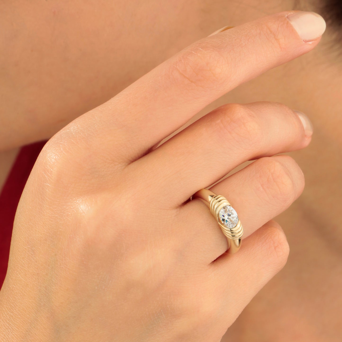 14K Elegant Oval Cut Zircon Ring in Solid Gold