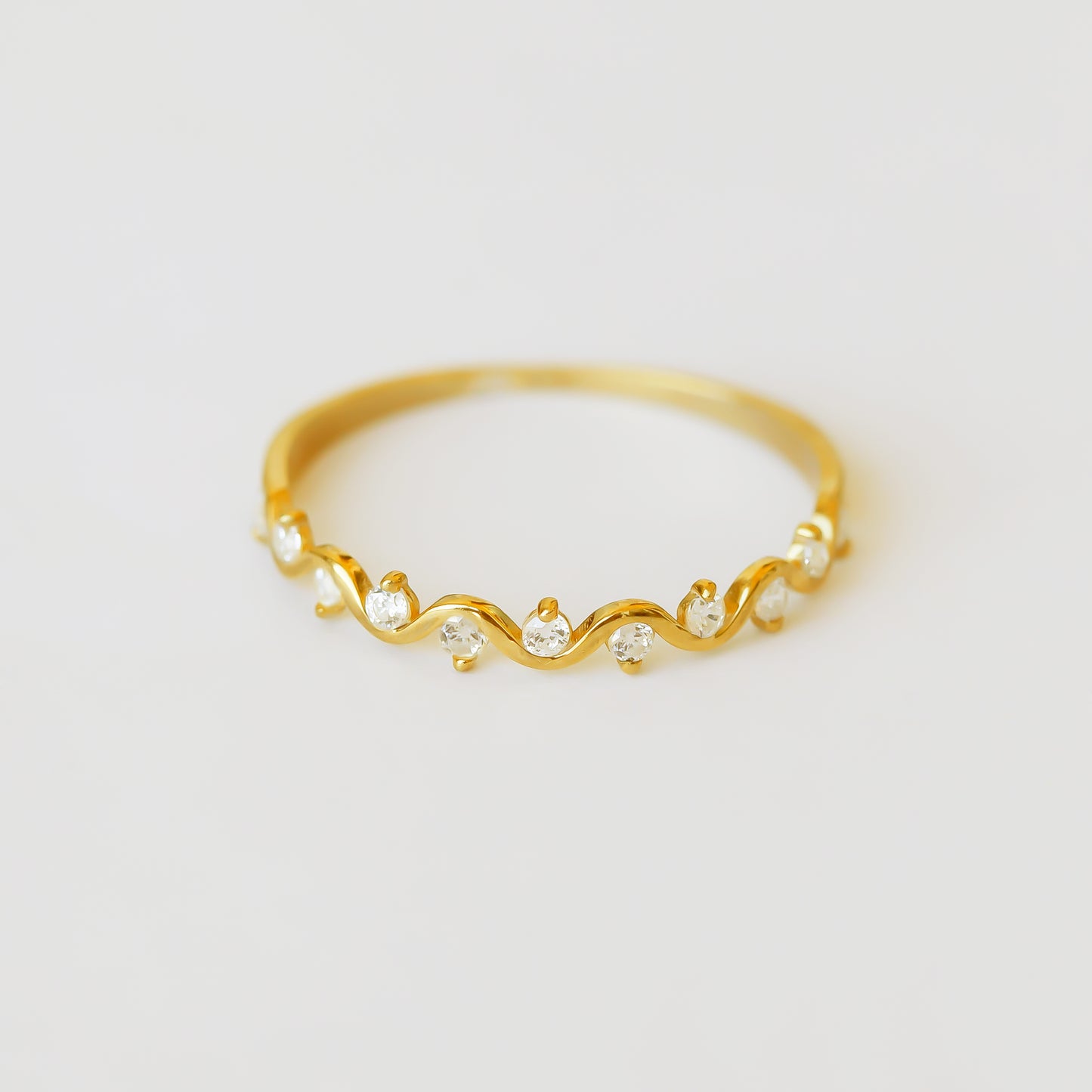 Solid Gold Wave Dainty Ring
