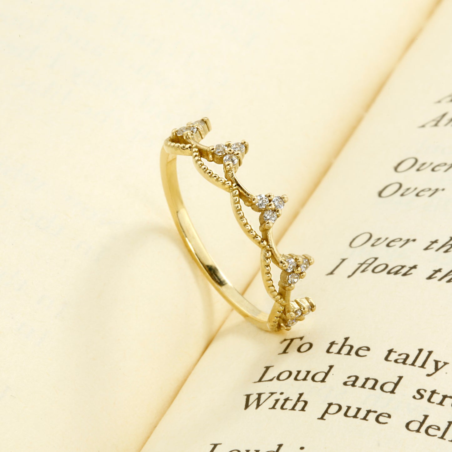 14K Zircon Gold Crown Band Ring