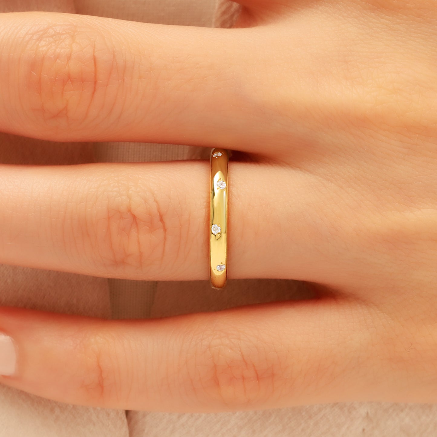 14K Round Cut Zircon Gold Band Ring