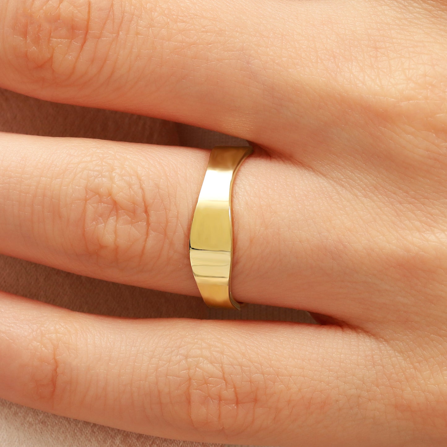 14K Wavy Solid Gold Band Ring