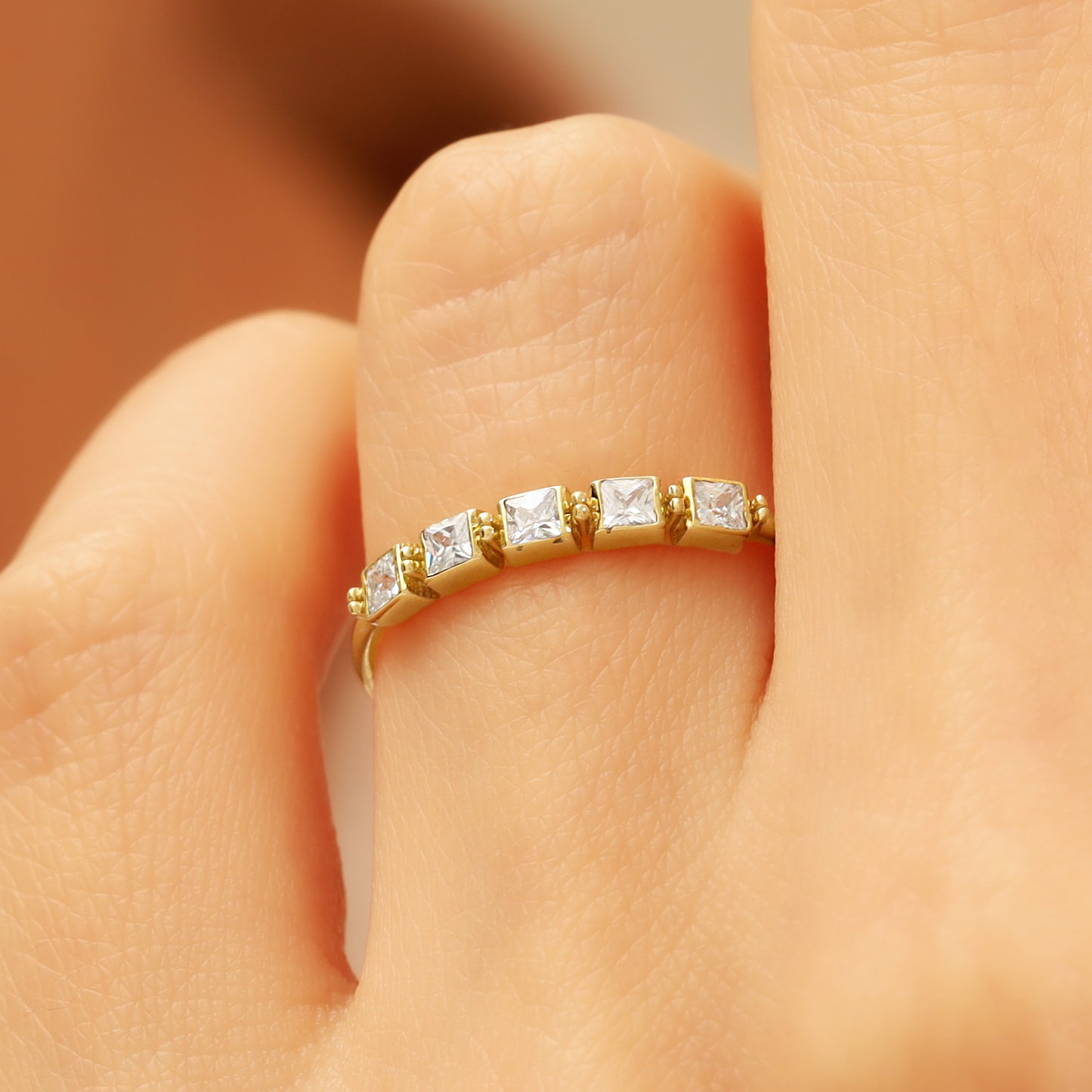 Zircon Stone Thin Gold Ring