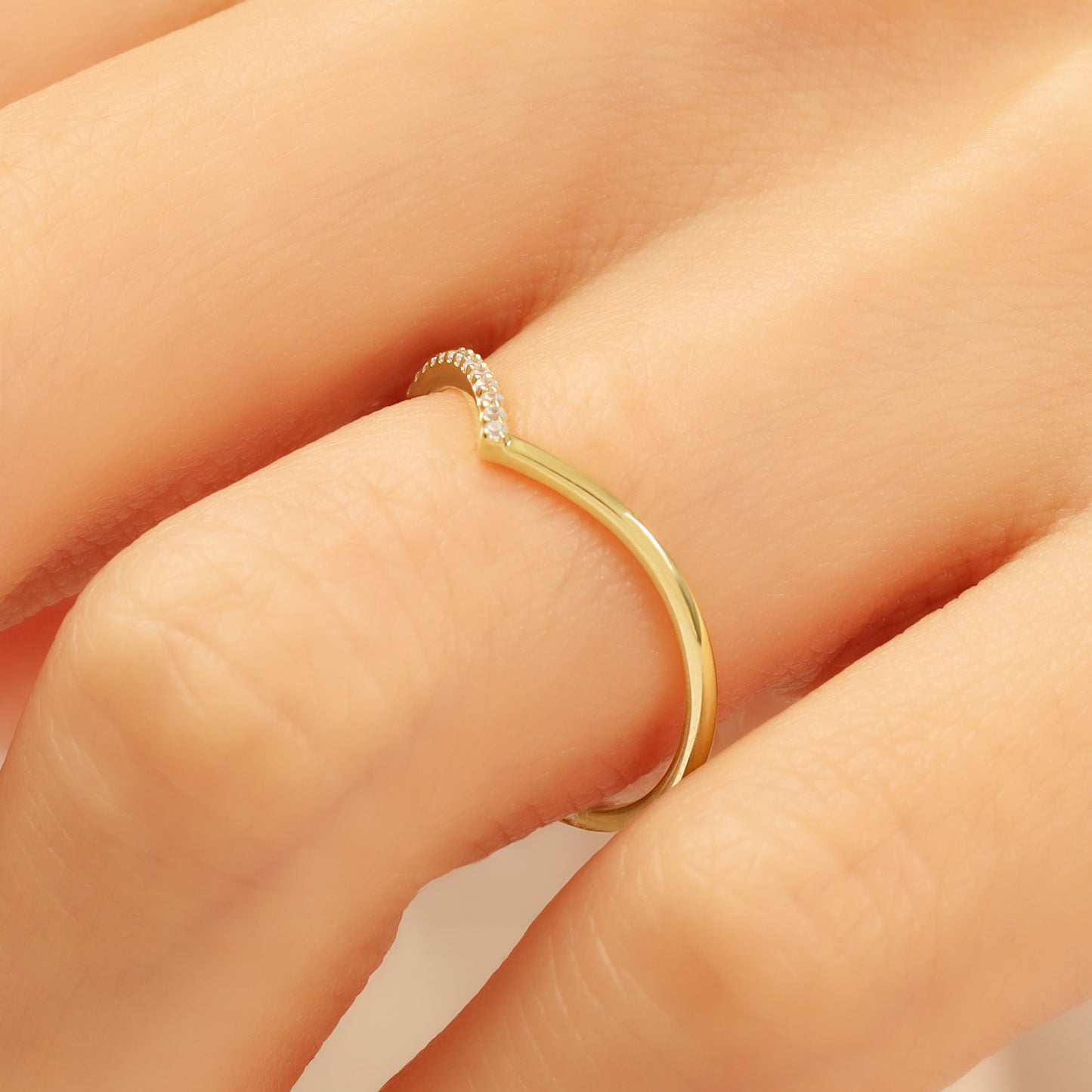14K Chevron Zircon Gold Ring