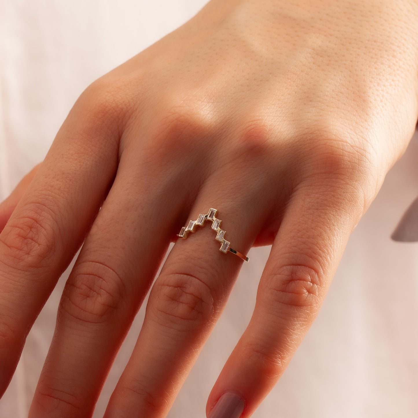Baguette Curved 14K Ring in Gold