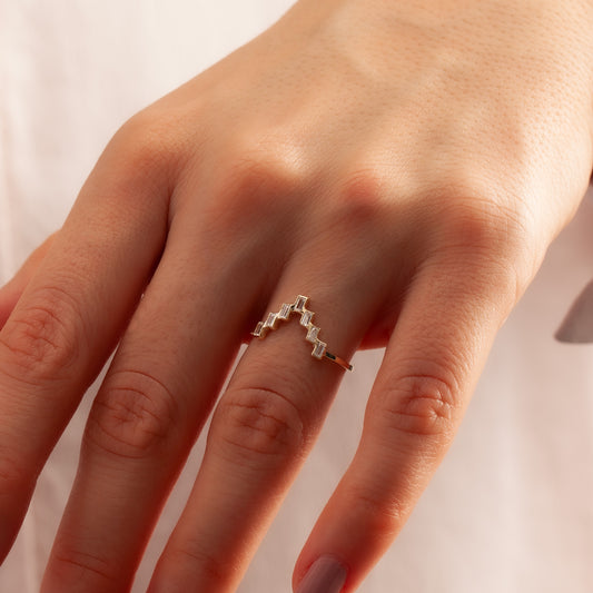 Baguette Curved 14K Ring in Gold