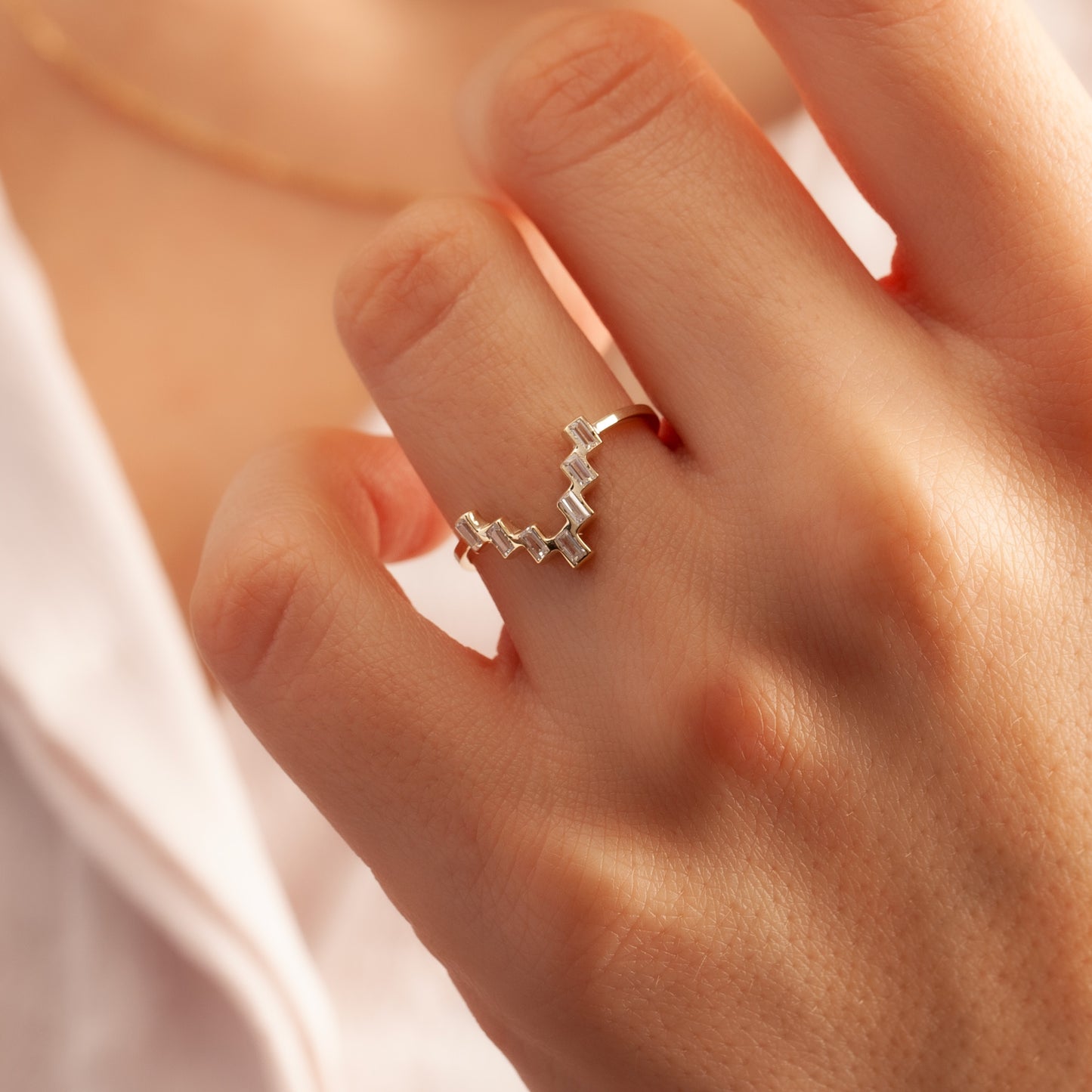 Baguette Curved 14K Ring in Gold