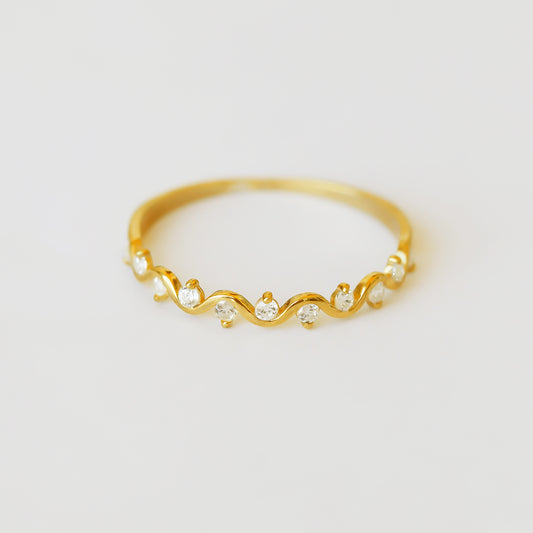 Solid Gold Wave Dainty Ring